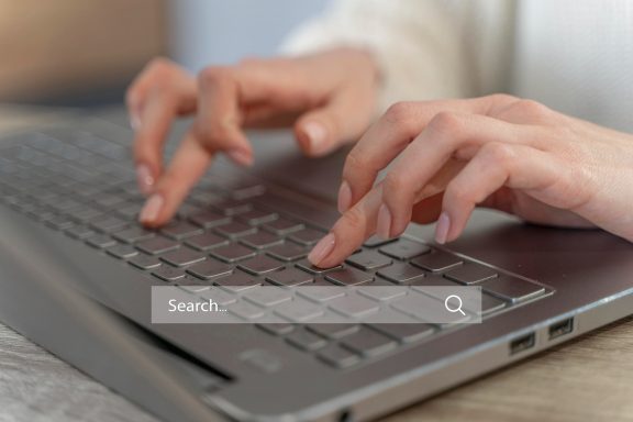 @Freepik Concept de page d'accueil avec barre de recherche